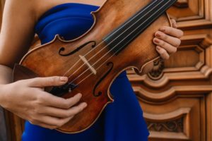  what is the difference between a fiddle and a violin