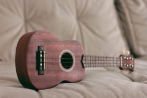 classical vs acoustic guitar
