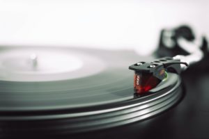 how to clean turntable needle 